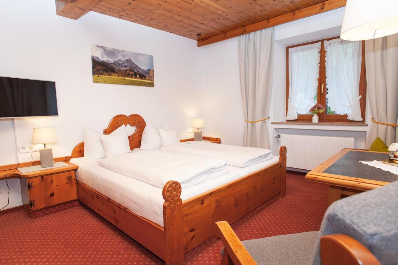 Gastehaus Sonnenheim Hotel Mittenwald Eksteriør billede